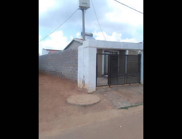 2 BEDROOM HOUSE FOR SALE IN LEHAE